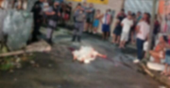 Vídeo mostra momento em que atiradores executam homem na Praça 14