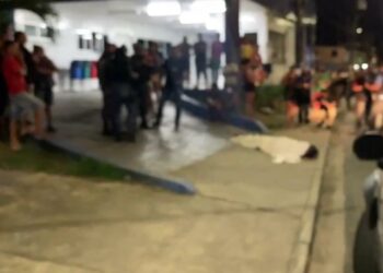 Homem é baleado no meio da rua no Jorge Teixeira