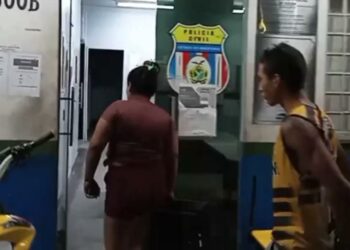 Casal é preso após ser flagrado roubando televisão em Manaus