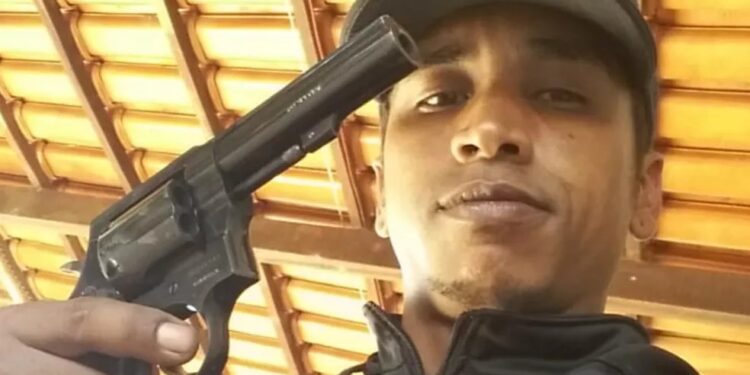 Homem enviou foto com arma horas antes de matar ex-namorada: “hoje tem surpresa”