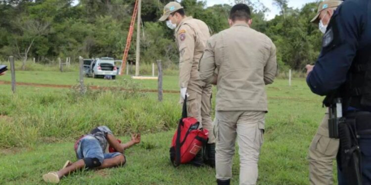Jovem é espancado por moradores após ser confundido com Lázaro