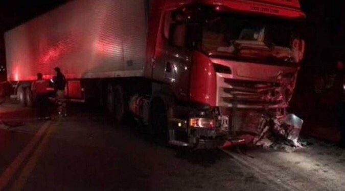 Homem morre em acidente junto com a enteada, após agredir esposa e sequestrar a garota