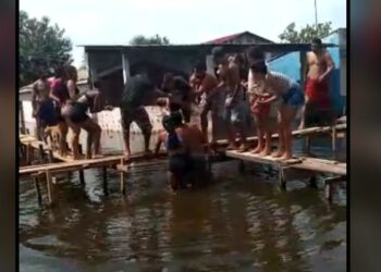 Tragédia: Bebê cai de ponte improvisada e morre afogado no Cacau Pirêra