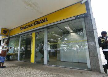 Banco do Brasil anuncia concurso com vagas para 21 municípios do Amazonas: salário passa de R$ 3 mil