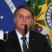 Bolsonaro pede parecer para desobrigar uso de máscara por vacinados contra Covid-19