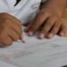 Menino de 6 anos vai parar na UTI após ser espancado pelo pai ao errar tarefa da escola