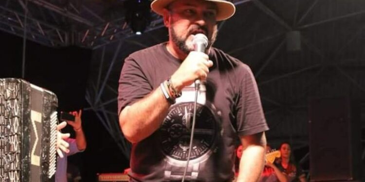 Manaus perde o cantor Junior Lira, mais uma vítima da Covid