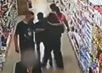 Bombeiro é preso e linchado ao aliciar adolescente, mas é solto pela Justiça