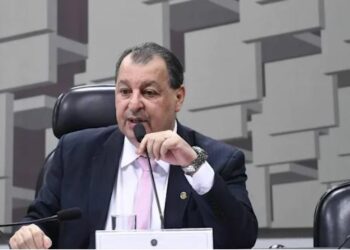 Presidente da CPI da Pandemia elogia ‘viradão’ de vacinação contra a Covid em Manaus