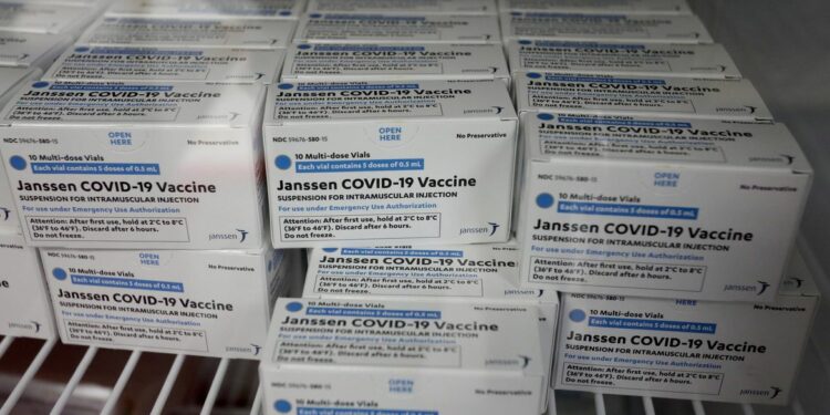 Mais 942 mil doses da vacina da Janssem chegam ao Brasil