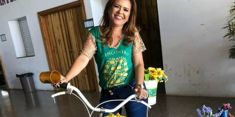 Um dia após início da imunização da categoria, professora morre vítima da Covid-19