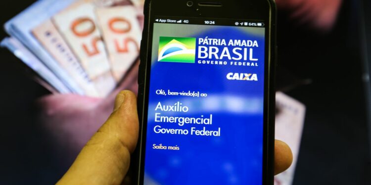Auxílio emergencial é liberado para beneficiários do Bolsa Família com NIS 1