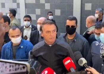 Bolsonaro recebe alta médica e volta para Brasília neste domingo