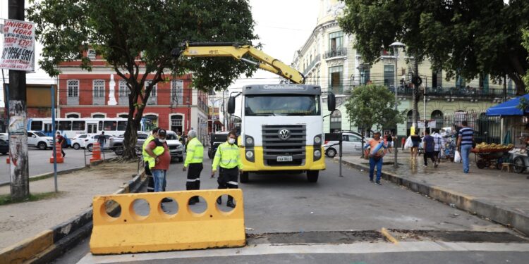 Prefeitura de Manaus libera terminal da Matriz para tráfego de ônibus