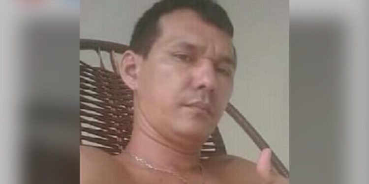 No AM, homem cria perfil falso na internet e estupra adolescente; procurado pela PC