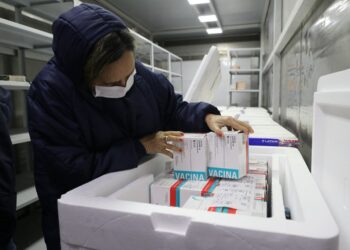 Atenção galera mais nova! David Almeida reduz faixa etária da vacinação; a partir 23 anos