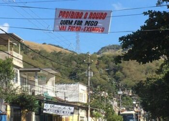 Faixa que ‘proíbe roubo’ é estendida em entrada de comunidade