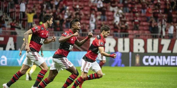 Flamengo faz bonito em cima de time argentino e se classifica para quartas da Libertadores