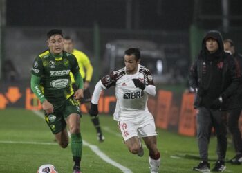 Flamengo vence time argentino pela Libertadores, na estreia de Renato Gaúcho