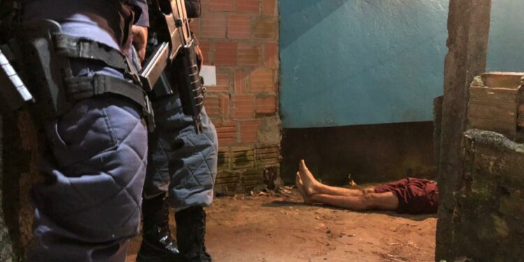 Carro usado por motorista de app assassinado no Novo Aleixo é recuperado pela PM
