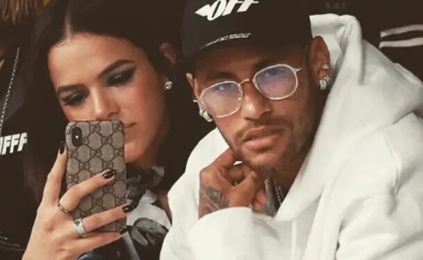 Neymar e Bruna Marquezine se encontram em festa íntima após final da Copa América