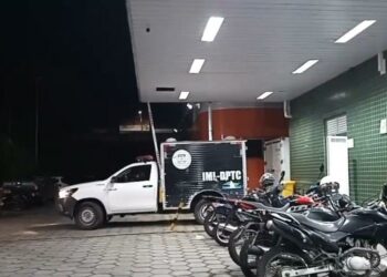 Jovem é executado a tiros na frente de amigos, no bairro Cidade Nova