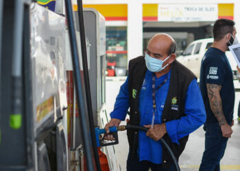 Postos de combustíveis são autuados por enganar consumidor durante abastecimento
