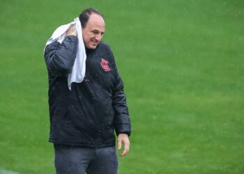 Flamengo escuta a torcida e demite Rogério Ceni