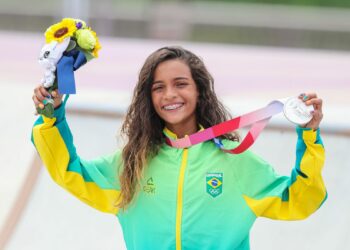 Skate: Rayssa ‘Fadinha’ conquista medalha inédita para o Brasil
