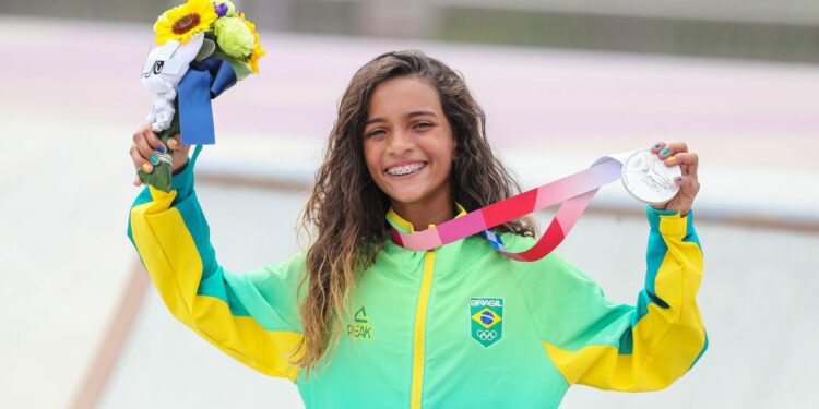 Skate: Rayssa ‘Fadinha’ conquista medalha inédita para o Brasil