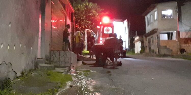 Homem é esfaqueado no bairro Cidade de Deus
