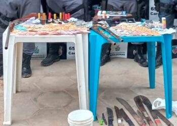 Em Carauari, duas pessoas são presas até o tucupi de drogas