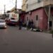Grave acidente entre moto e micro-ônibus deixa um morto e uma ferida na zona leste de Manaus