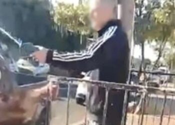 Ex-patrão joga ácido em faxineira após demiti-la