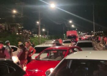 URGENTE: Adolescentes desaparecem em igarapé na avenida Brasil; mães clamam por ajuda dos Bombeiros