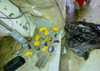 Funcionários ficam na mira de bandidos em assalto a posto de combustíveis, em Manaus