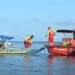 Corpo de um dos desaparecidos em rio após acidente fluvial é encontrado por bombeiros
