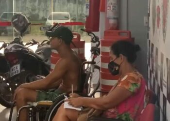 Cadeirante é preso com arma escondida entre as pernas, no Tarumã