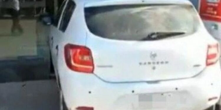 Idoso tenta invadir banco com carro para se vingar e é preso