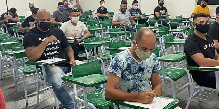 Concurso tem mais de 2,5 mil vagas para PM, PC, Bombeiros e Detran no AM com salários de até R$ 20 mil