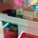 Criança de 2 anos fica presa dentro de máquina de brinquedo de pelúcia em shopping