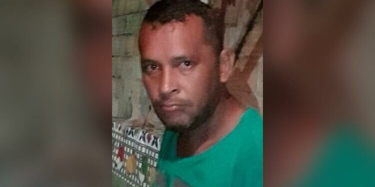 Homem desaparece após ser visto nadando em igarapé de Manaus
