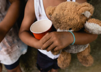 Menina de 9 anos consegue fugir de estuprador após ser raptada em Manaus