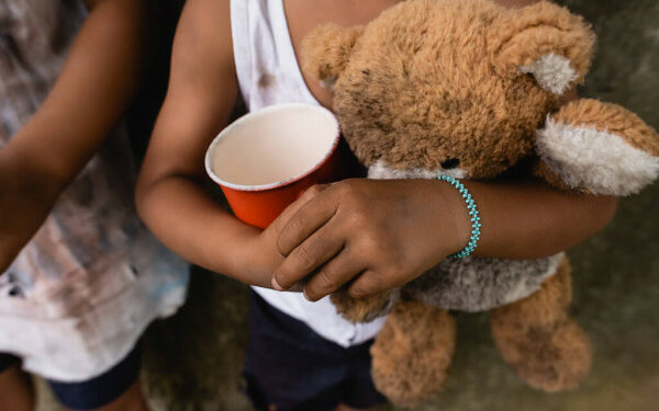 Menina de 9 anos consegue fugir de estuprador após ser raptada em Manaus