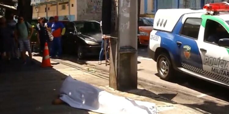 Jovem é executado a tiros no Centro de Manaus