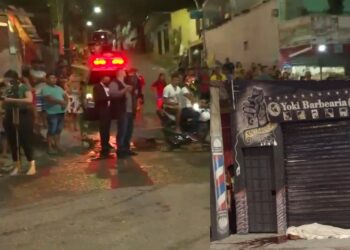 Homem é executado ao sair de barbearia, no Grande Vitória