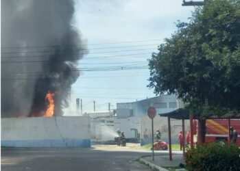 Incêndio atinge termoelétrica de Parintins e deixa município sem energia