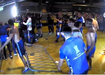 Após serem desclassificados, jogares do Boca promovem vandalismo e vão parar na delegacia