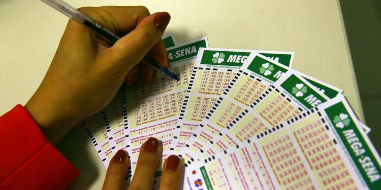 Mega-Sena paga R$ 40 milhões neste sábado