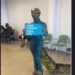 Vídeo: Comediante se fantasia de cobra para ser vacinado contra Covid-19 em Manaus